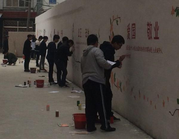 大岙溪文化礼堂“社会主义核心价值观”墙绘成新风景