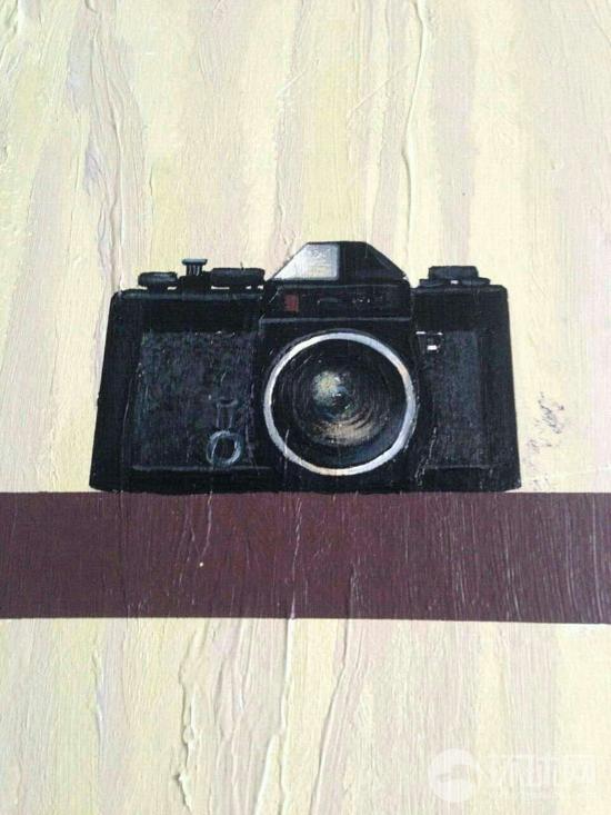 1月13日，中央美术学院学生为北京市朝阳区望京街道花家地北里社区的居民楼外墙公益创作的壁画取得了阶段性成果。参加创作的来自英国的留学生志愿者汤米说英国人的设计进了中国社区，感觉很棒!